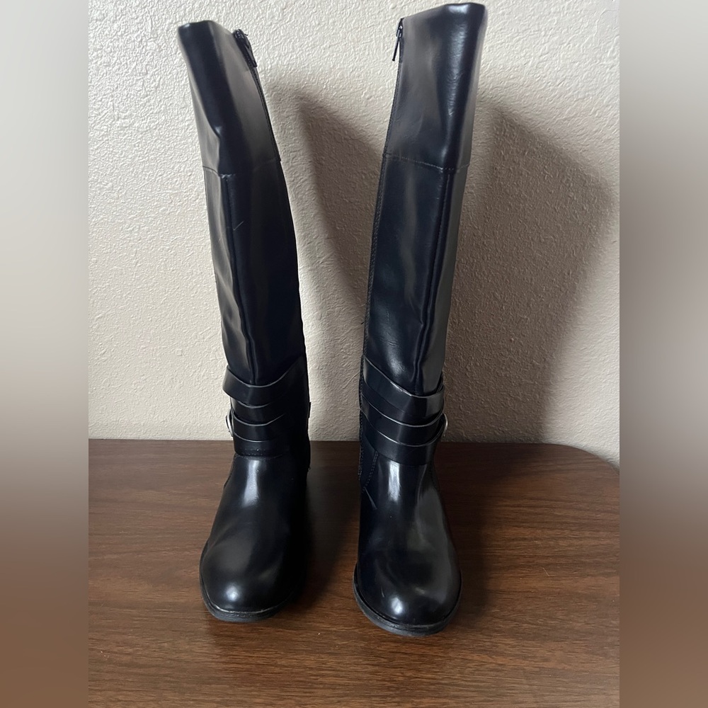 St. John's Bay 'Douglas' Riding Style Boot - Size 7.5